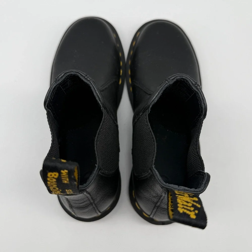 Dr Martens 2976 Chelsea Boots Mens 6 Black Pebbled Leather Stitch Slip On